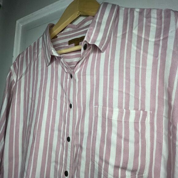 JACHS Girlfriend Long Sleeve Button Up Blouse - Picture 5 of 11